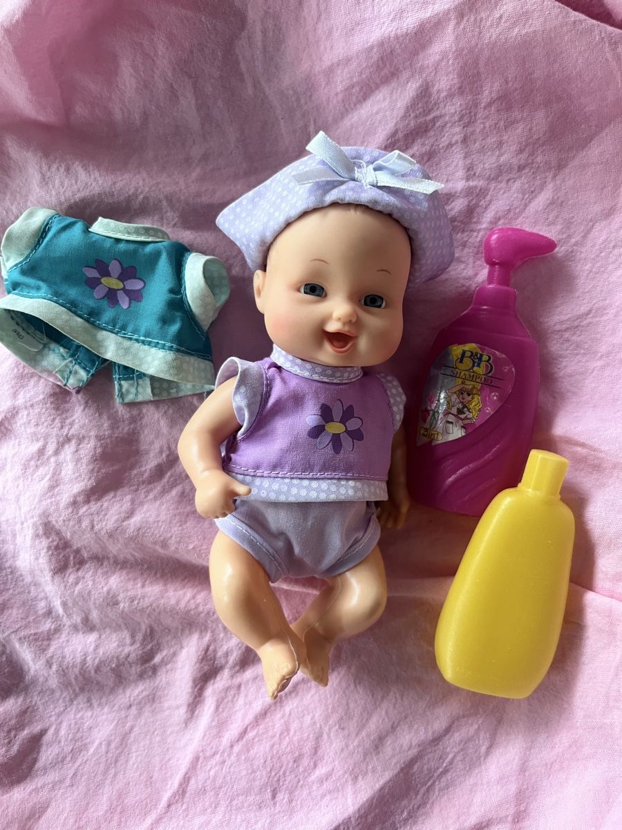 Bambole: Poupée bébé avec accessoires – Usato da Le Grand-Saconnex venduto da Koko.hime_