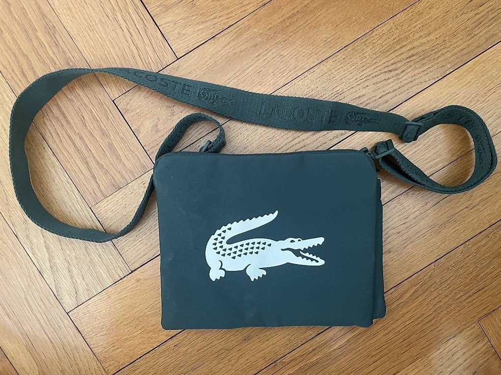 Lacoste Autres vêtements & accessoires: Sacoche double Lacoste – Neuf (Voir description) à Genève par Amita01