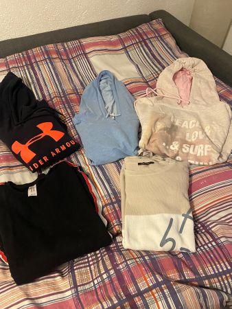 Gr.M Diverse Pulli-Sammlung, verschiedene Marken, Grösse S