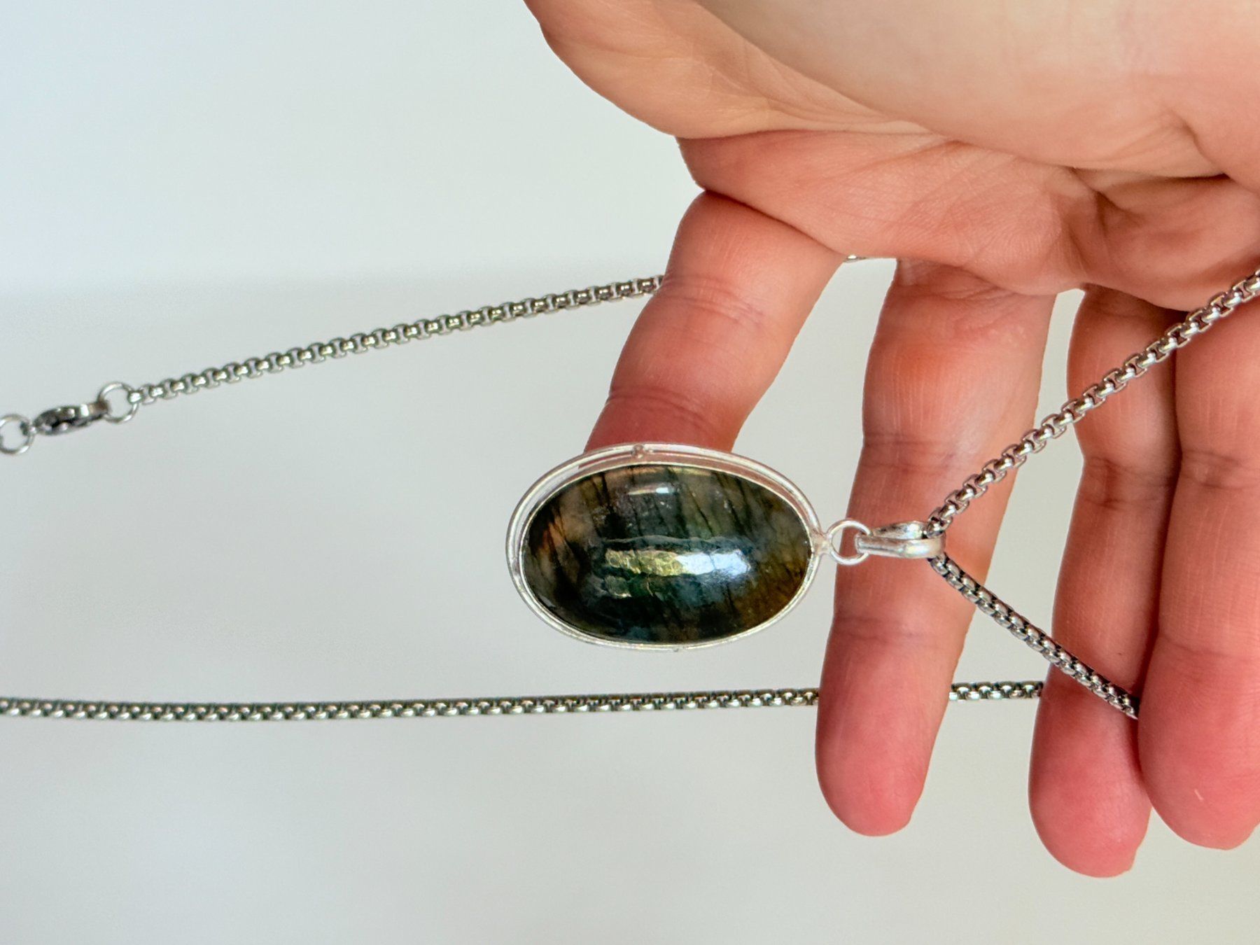 Ketten: Collier avec labradorite - Élégant & Naturel! – Neu und originalverpackt aus Genève von AWWA 2