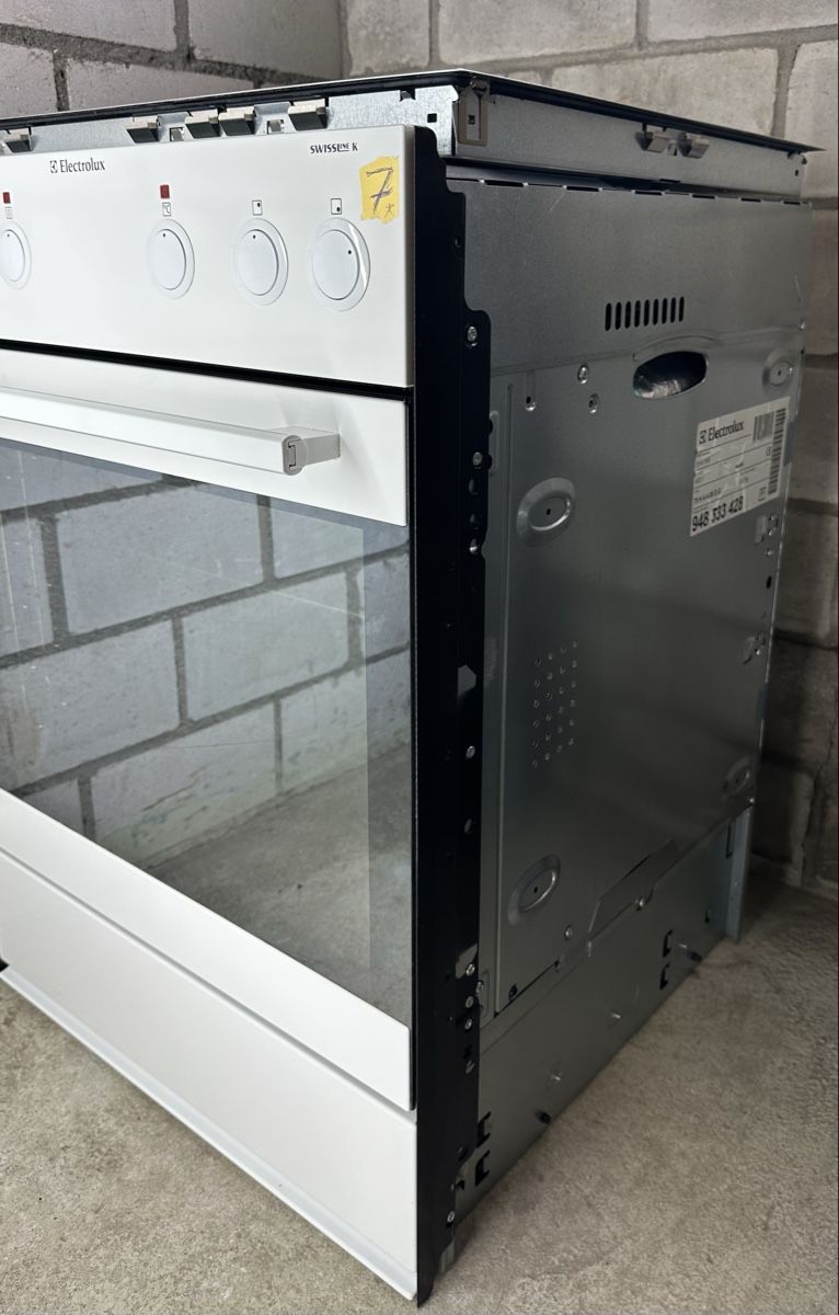 Appareils de cuisine: Elektrolux Backofen mit Glaskeramikherd – D'occasion à Pieterlen par kra_s8rv 1