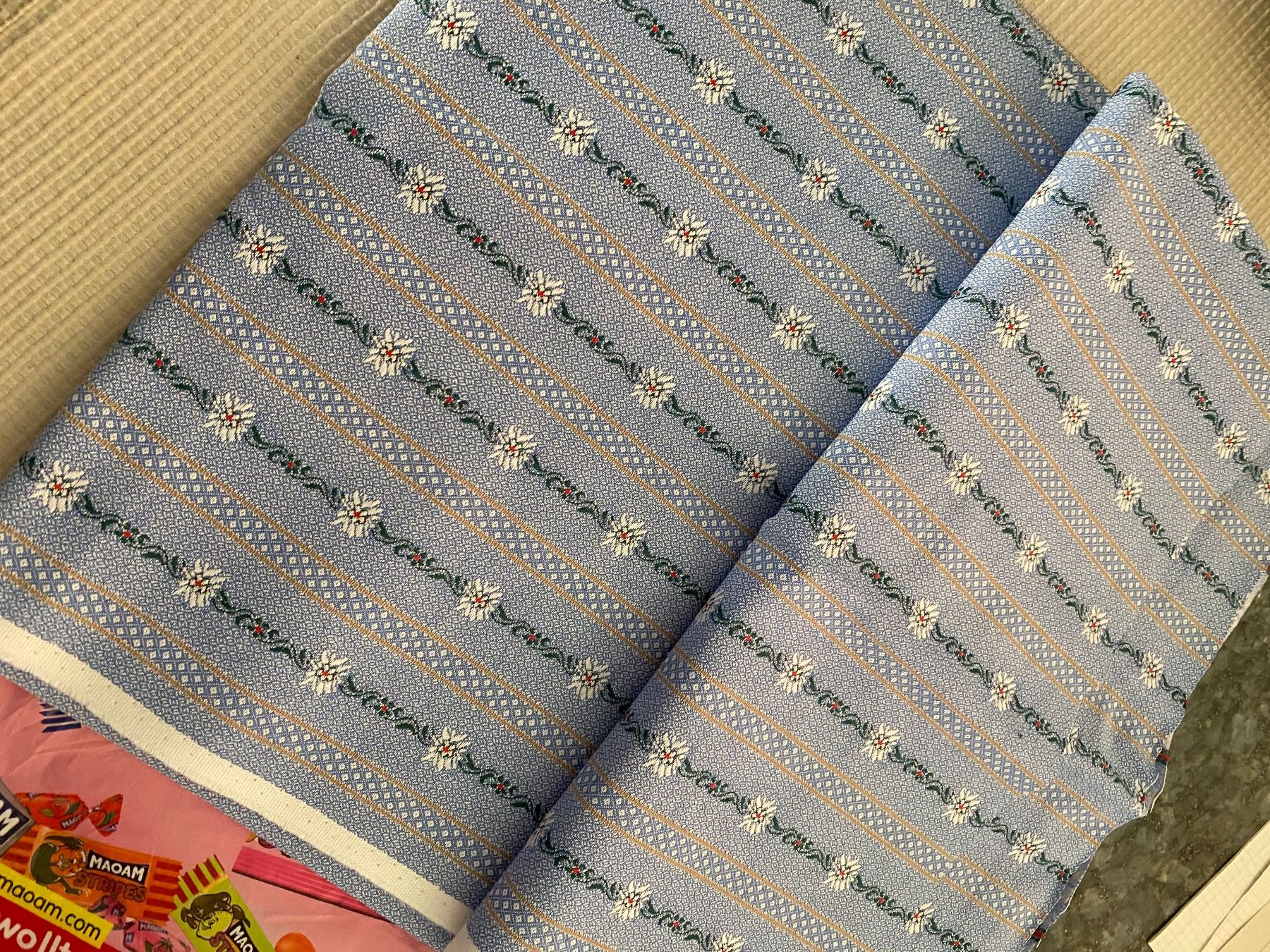 Tessuti: Edelweiss-Stoff-Reste 78 x  150 cm – Nuovo (secondo la descrizione) da Allenwinden venduto da Obalu 1