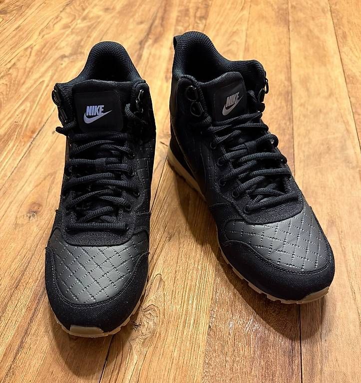 Nike Scarpe da donna: Nike MD Runner 2 Mid Prem - Farbe Schwarz - Grösse 41 – Nuovo (secondo la descrizione) da Brittnau venduto da andyk73