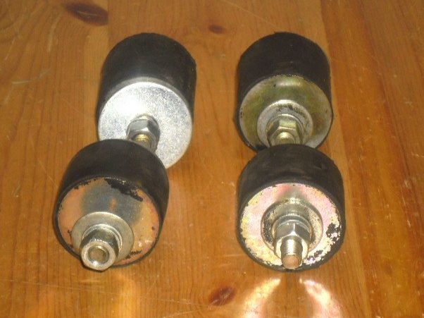 Metall- & Schlosserei Sonstiges: 4 Stk.  Silentblock / Gummipuffer , 40mm – Gebraucht aus Büren SO von omsa 1