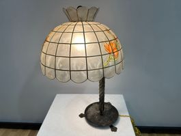 Antike Tischlampe im Tiffany Stil