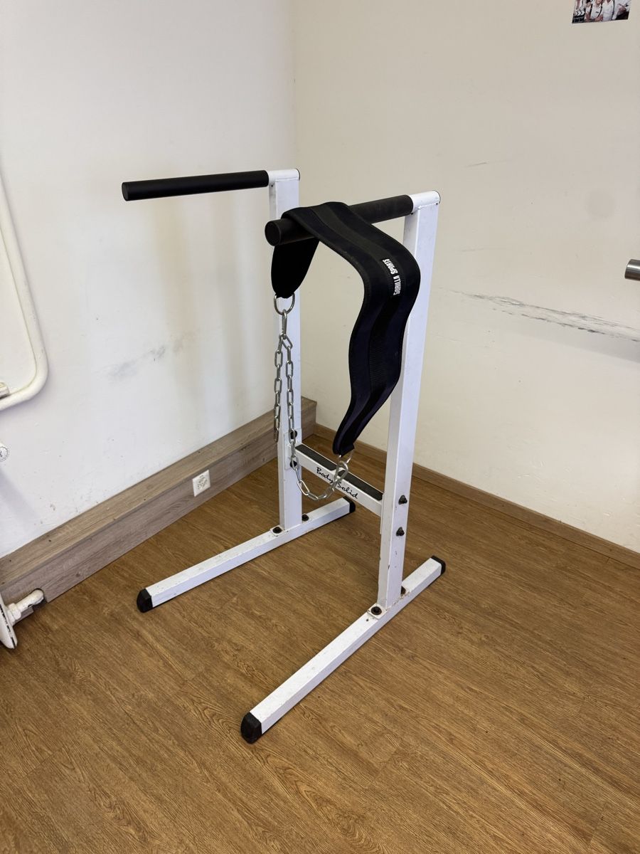 Hometrainer: Fitness Body Solid Dip Station Dips Bar Stabil und robust – Usato da Uetliberg venduto da Mitinsky 2