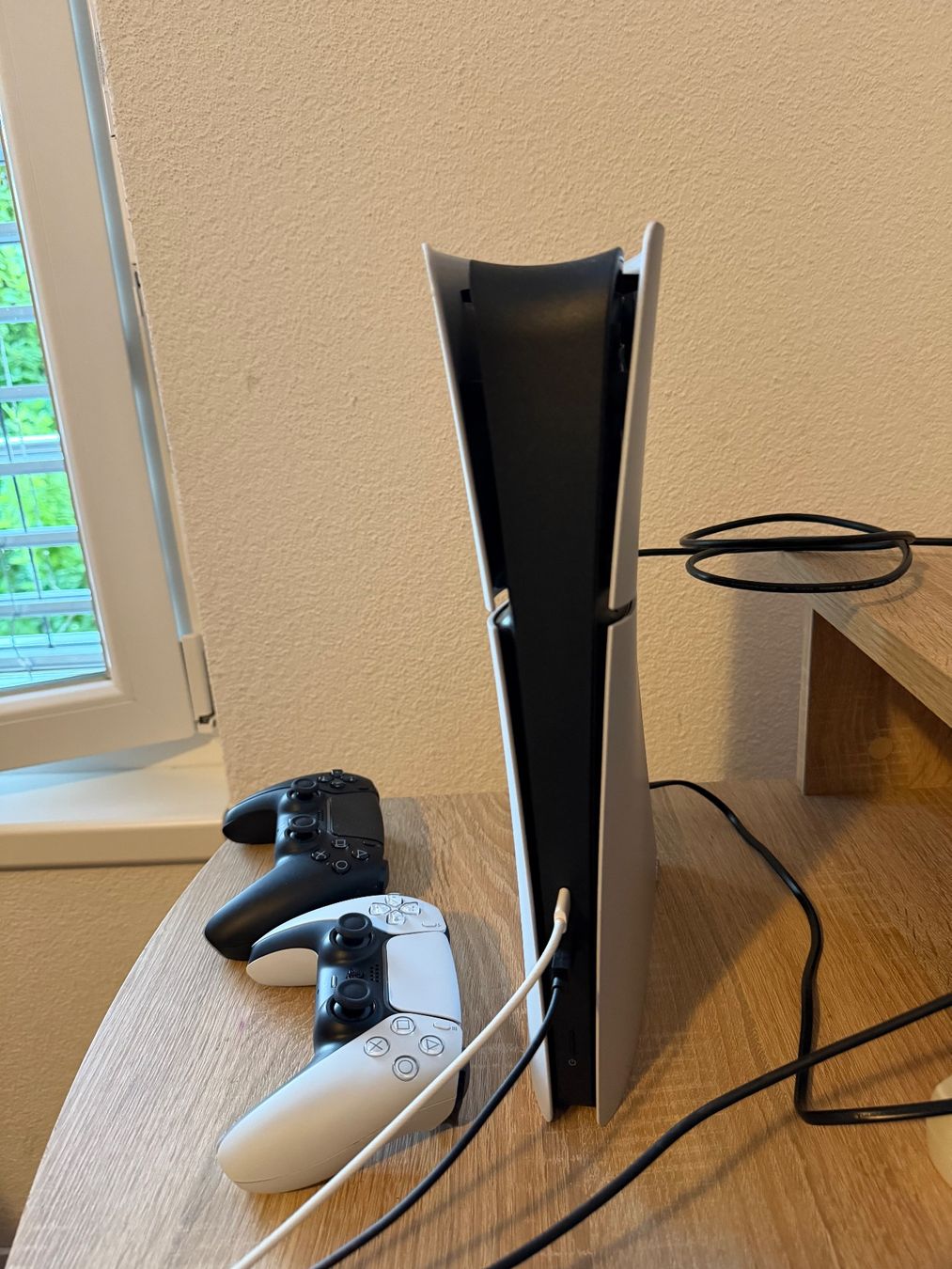 Sony Console: Ps5 Digital Edition mit 2 Controller – Nuovo (secondo la descrizione) da Wohlen AG venduto da kin_yq7d 1