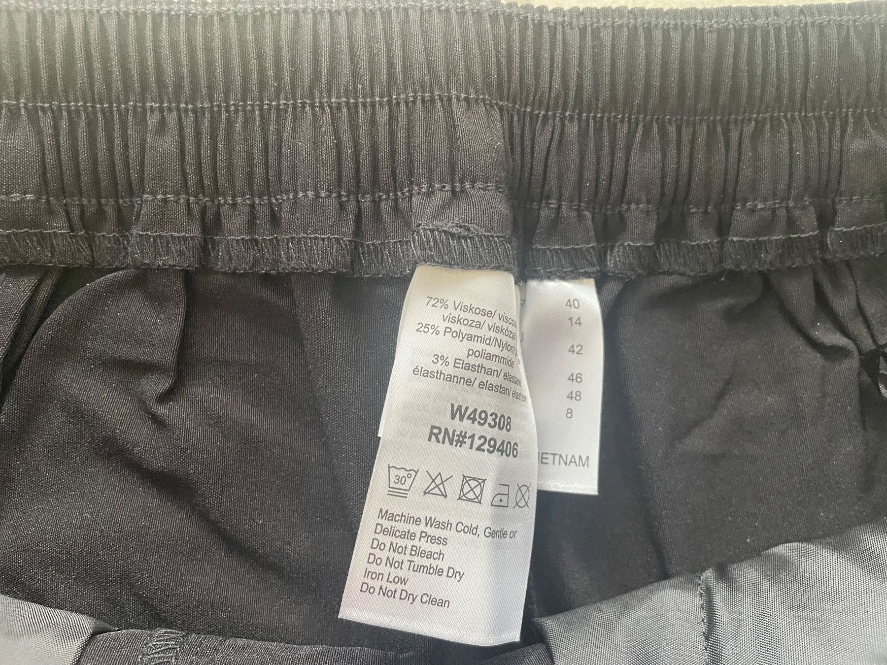 Pantaloni: Schwarze Damenhose originalverpackt Gr 40 – Nuovo e nell'imballaggio originale da Rüti ZH venduto da Tal_ga6N 2