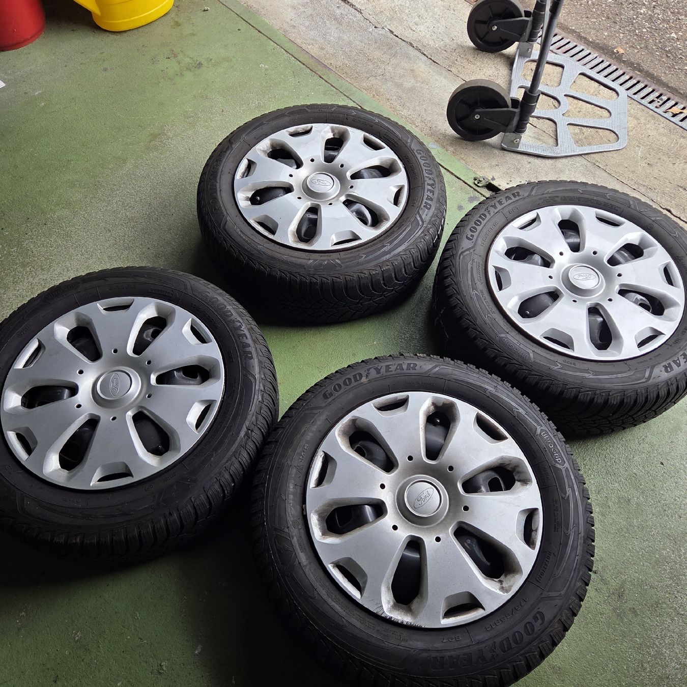 Pneumatici & Ruote complete: Ford Fiesta komplett winter  – Usato da Schötz venduto da di4ma 3