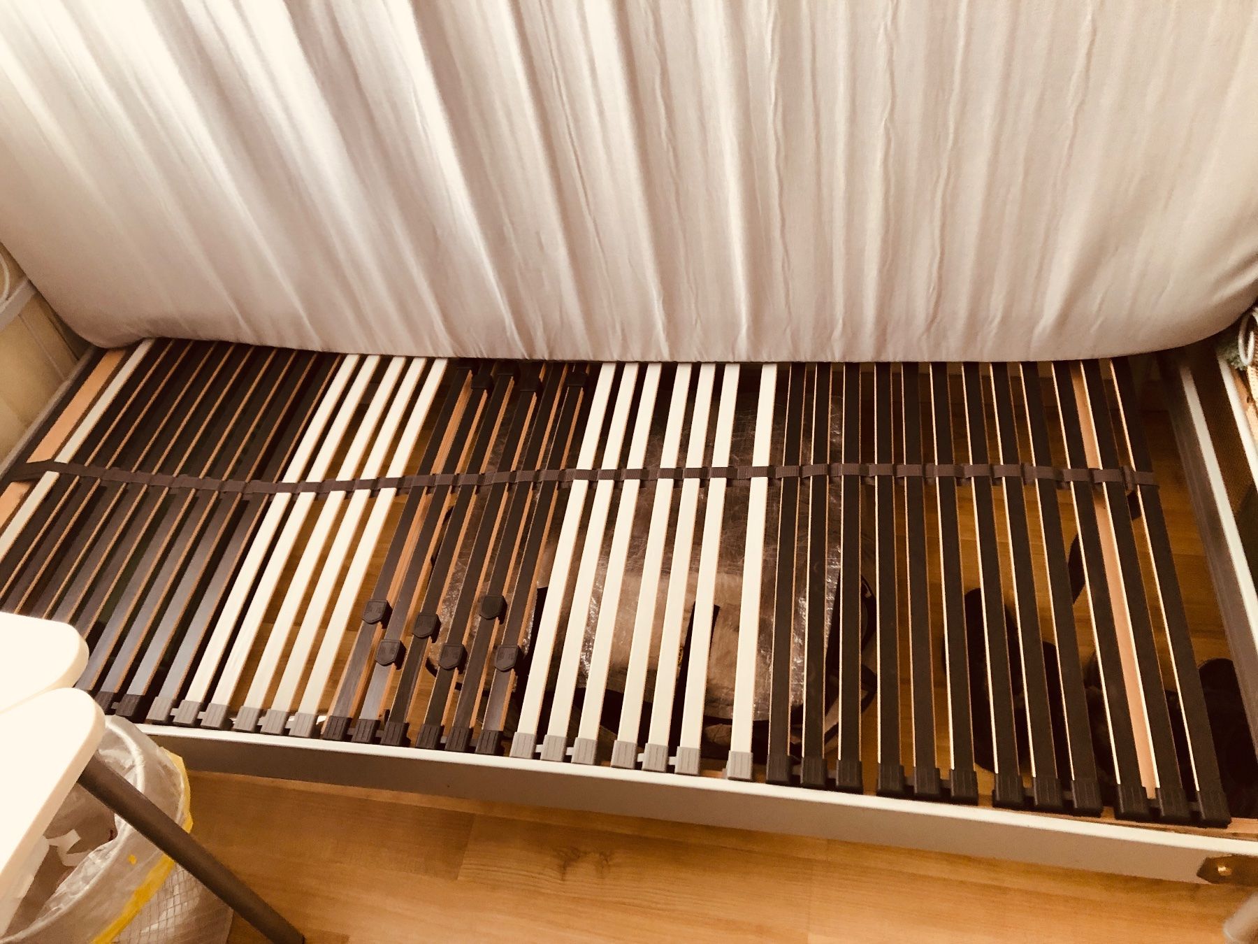 Ikea Letti: Metallbett mit Lattenrost, Einzelbett – Nuovo (secondo la descrizione) da Arlesheim venduto da leyRum4.5 2