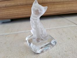 Katzenfigur aus Glas