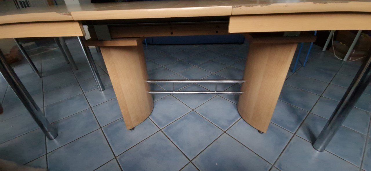 Tavoli: Table en bois clair ovale 4 rallonges – Usato da St-Imier venduto da goodber 4