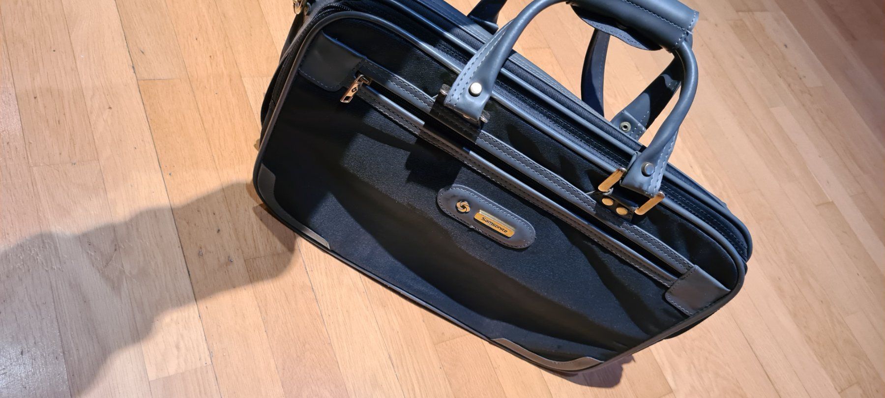 Samsonite Sacs: Kleiner Samsonite Koffer – D'occasion à Ferden par jemyce