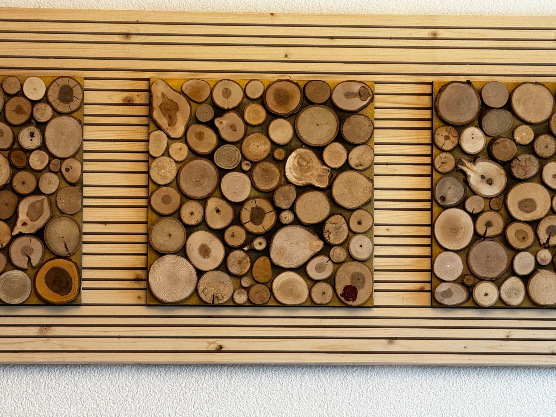 Articoli in legno: Bild aus Holzscheiben Holz – Usato da Brunnen venduto da Holz-style