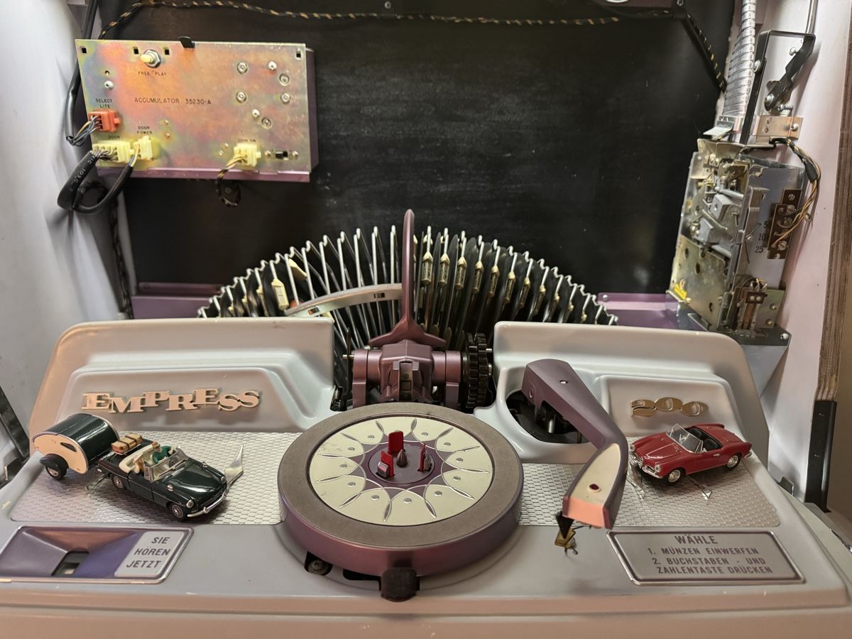 Rock-Ola Jukebox: Jukebox Rock-Ola Empress 200 – Usato da Solothurn venduto da Oeufiman 5