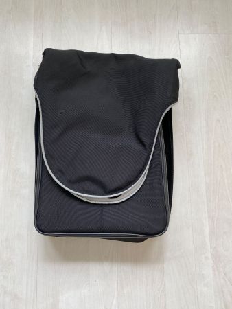 Laptop Tasche / wie neu / Grösse für Macbook Pro geeignet