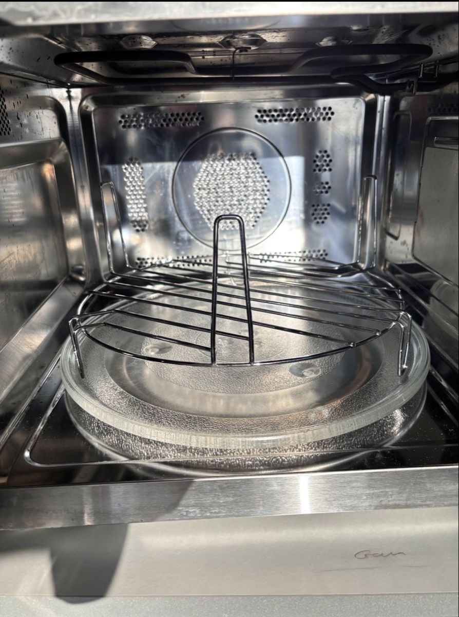 Elettrodomestici da cucina: Microwave  – Usato da Zug venduto da joepg 4