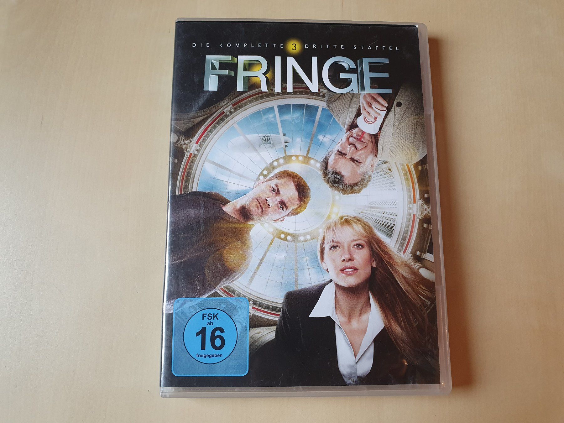 Tutti i DVDs: Fringe dritte Staffel – Usato da Stansstad venduto da collectorsshop