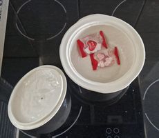 Schüssel mit Deckel
