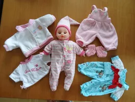 Puppe und Zubehör