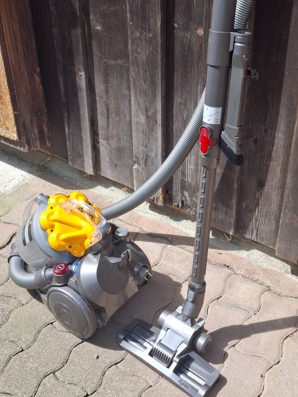 Dyson Aspirapolveri & Accessori: Dyson Staubsauger DC29 – Usato da Kaltbrunn venduto da sar_2szx 1