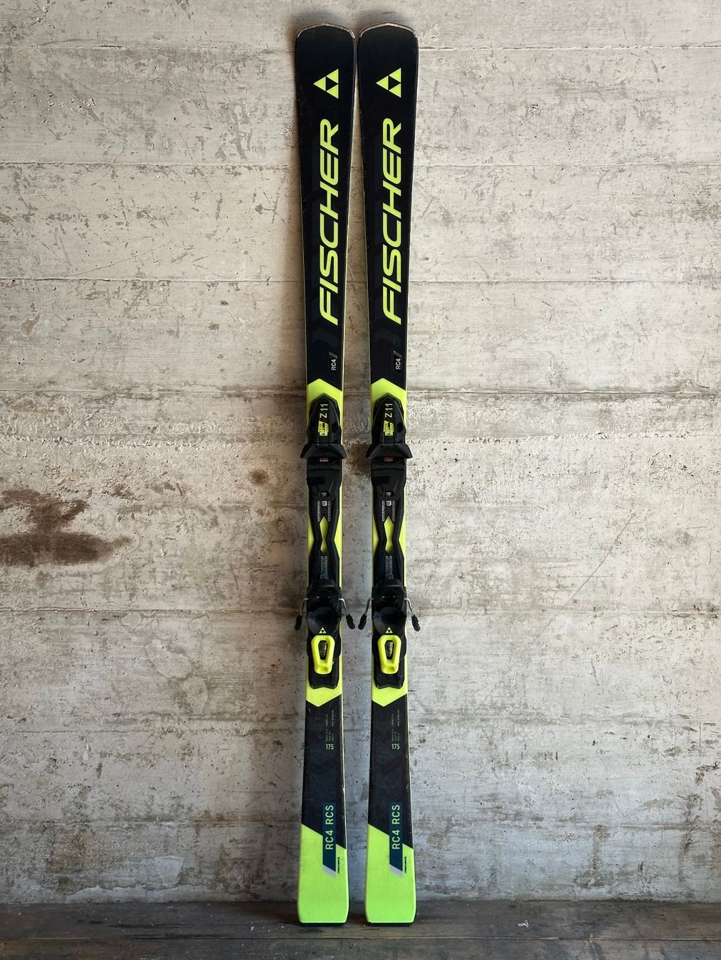 Fischer Skis: Fischer RC4 RCS Ski 175CM 2025 – Gebraucht aus Emmenbrücke von karkarkar