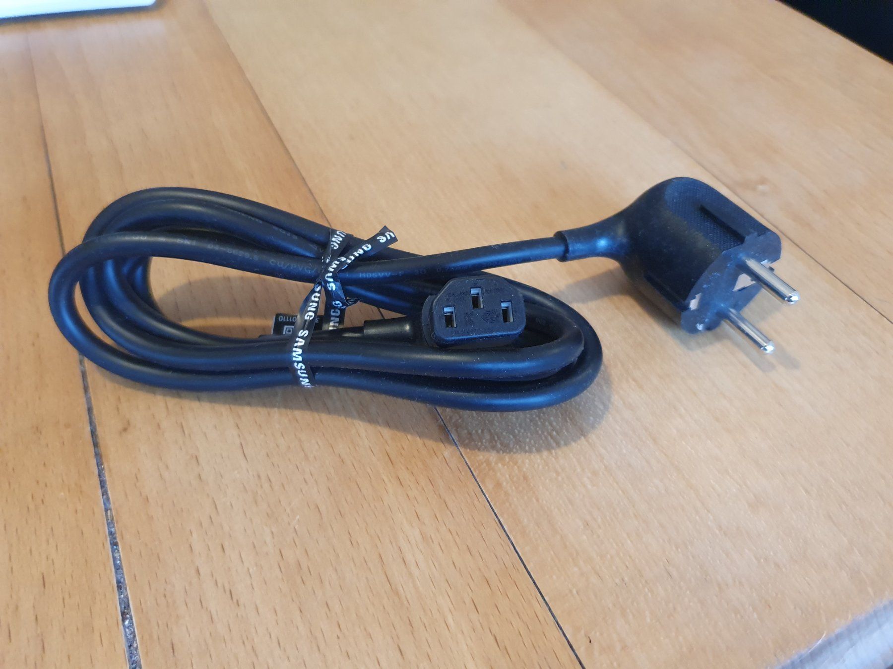 Samsung Cavi: Samsung Stromkabel Netzteilkabel Schuko – Nuovo (secondo la descrizione) da Bern venduto da Llu