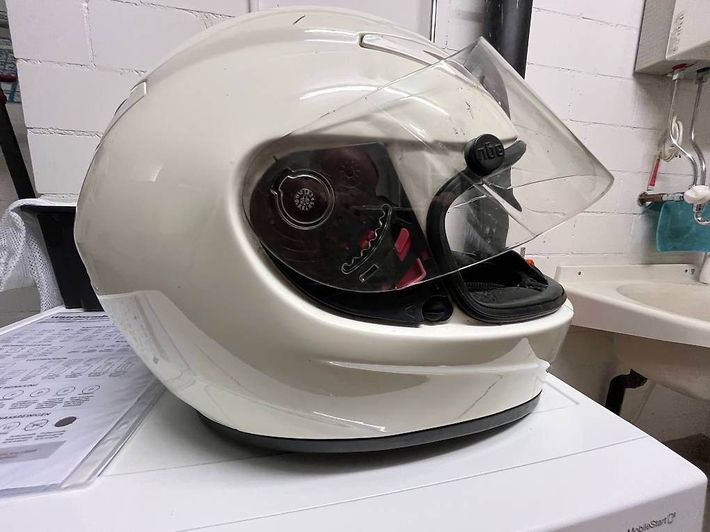 Caschi & visiere: Motorradhelm AGV GP TECH – Usato da Ottikon venduto da Urbaum1 2