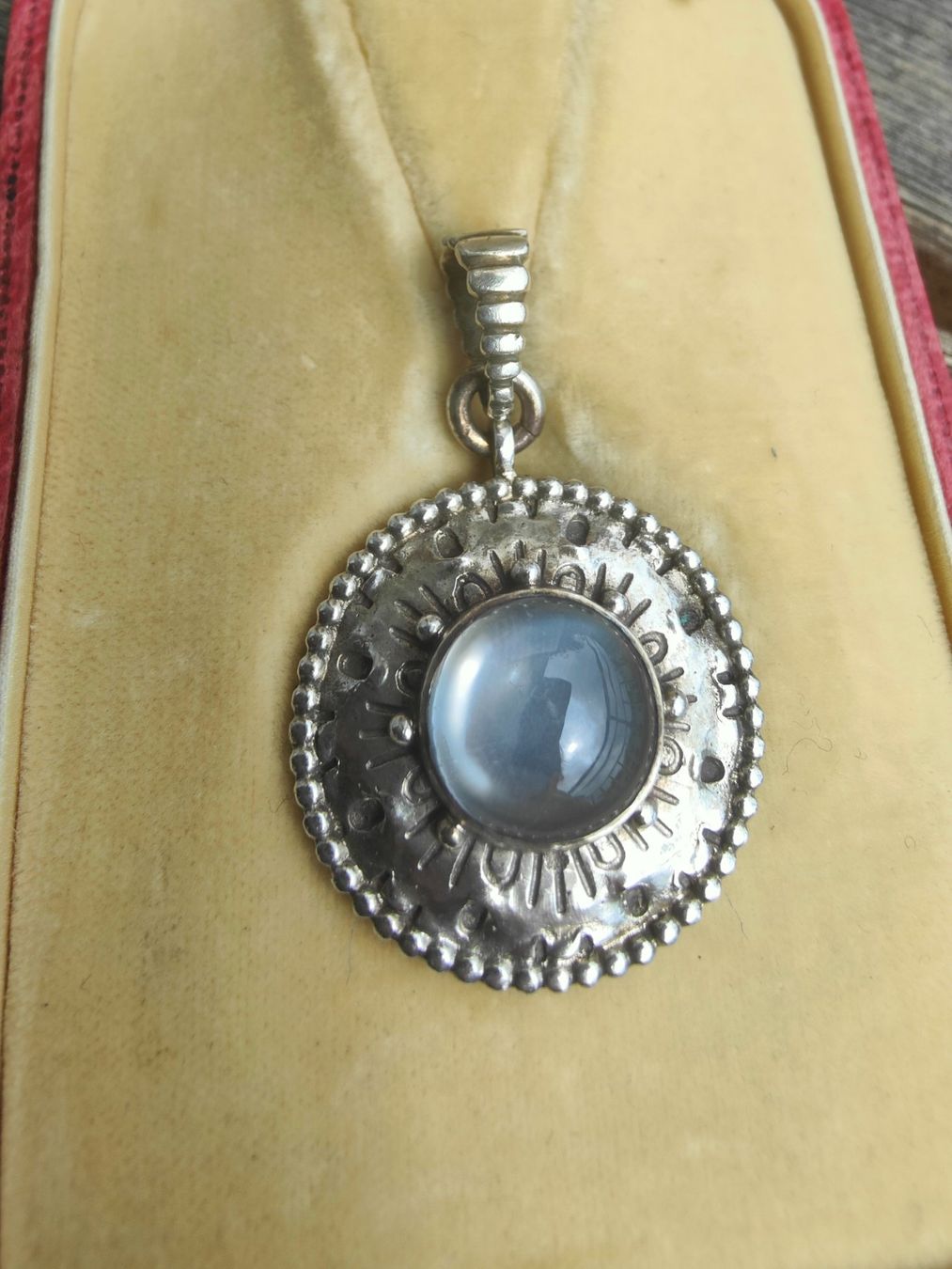 Ciondoli: Antik Jugendstil Cabochon Mondstein Silber 900 Anhänger – Usato da Schwyz venduto da chopaya 6