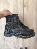 Dr. Martens 1460 Pascal boots size 40 EU black embossed