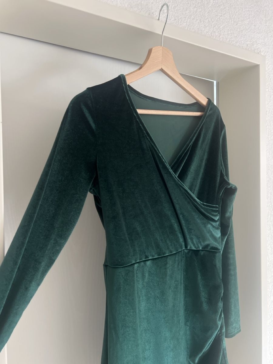 Kleider: Samtkleid festlich, smaragdgrün – Neu (gemäss Beschreibung) aus Egg b. Zürich von ZeroWaste 1
