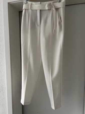 Elegante weisse Hose der Marke AKRIS