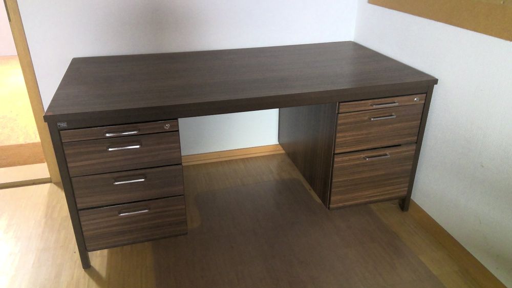 Pult (alt, 79 cm tief, 72 hoch , 160 breit) (Gebraucht) in Altikon für ...