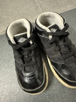 Schwarze Jordan Kinderschuhe, Grösse 25, Top Zustand!