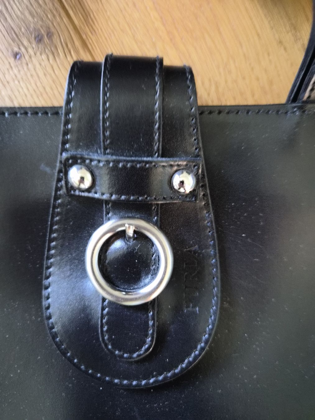 Furla Borse da donna: Schwarze Furla Ledertasche  – Usato da Schwarzenberg LU venduto da LadySecondhand 1