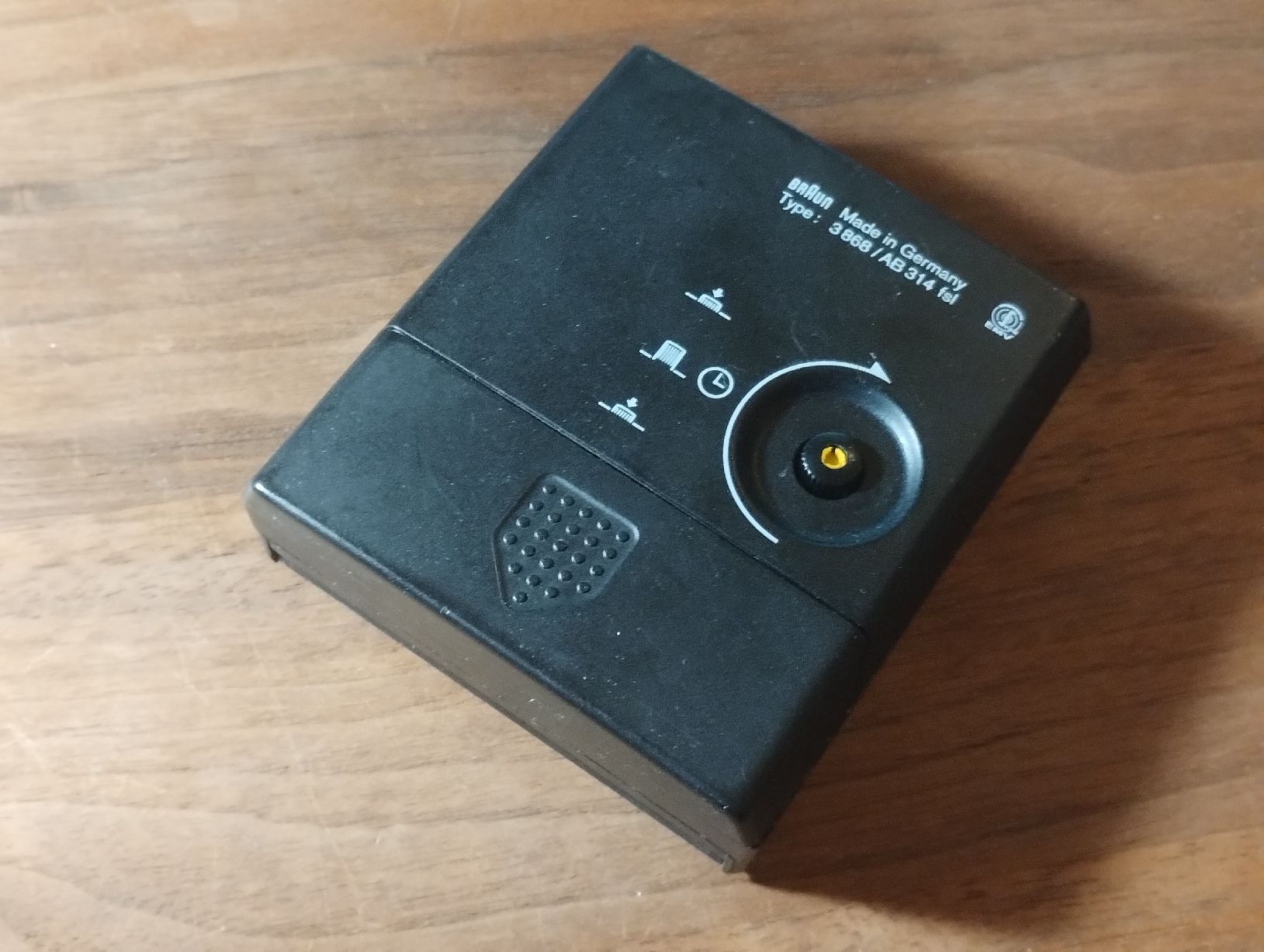 Braun Sveglie: Braun Reisewecker 3868 / AB 314 fsl  – Usato da Zürich venduto da danihell 5