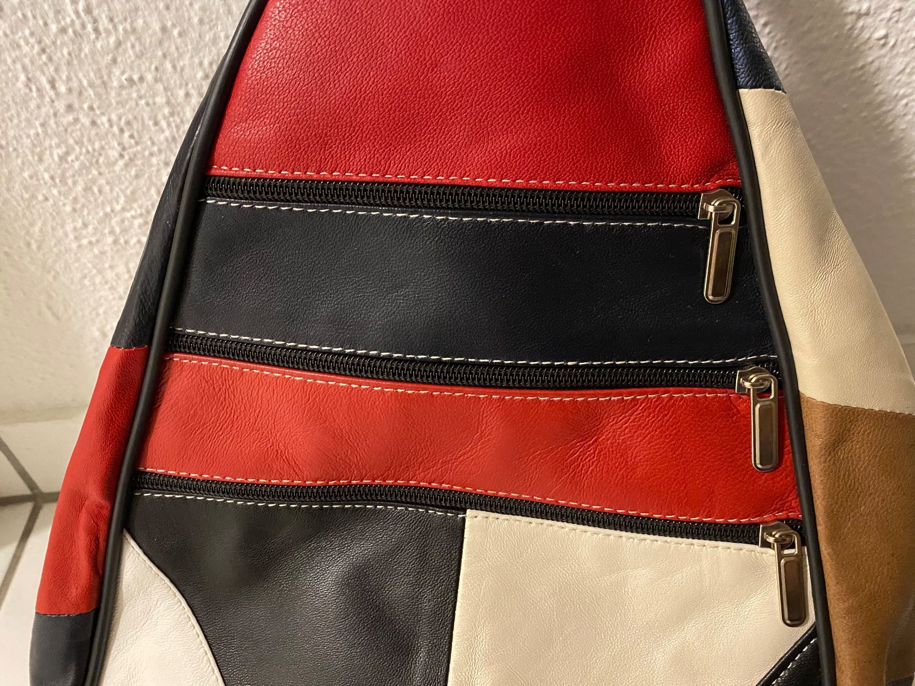 Sacs femmes: Aktion Lederhandtasche/Rucksack – Neuf avec emballage d'origine à Buchrain par Sisi83