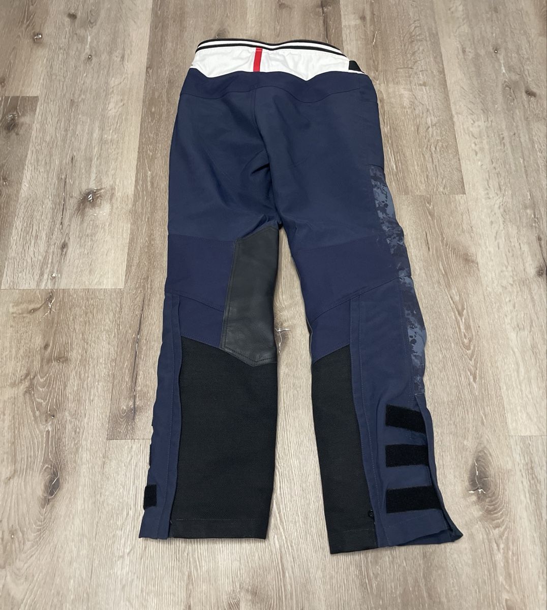 BMW Kleiderpakete: BMW Jacke und Hose – Gebraucht aus Wetzikon ZH von Cedi 3