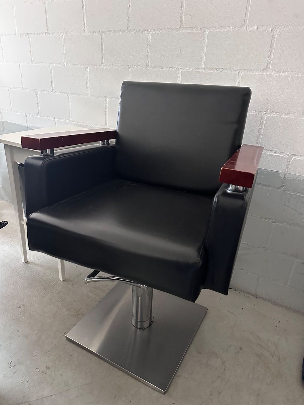Sedie: Top Friseurstuhl, drehbar – Usato da Bürglen TG venduto da Sunny005 1