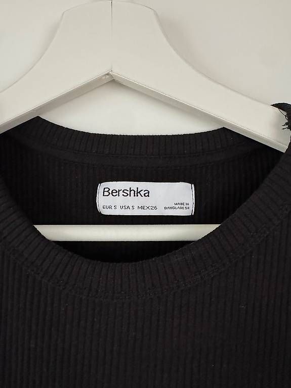 Robes: Bershka Kleid midi – D'occasion à Waltenschwil par shelly_m 1