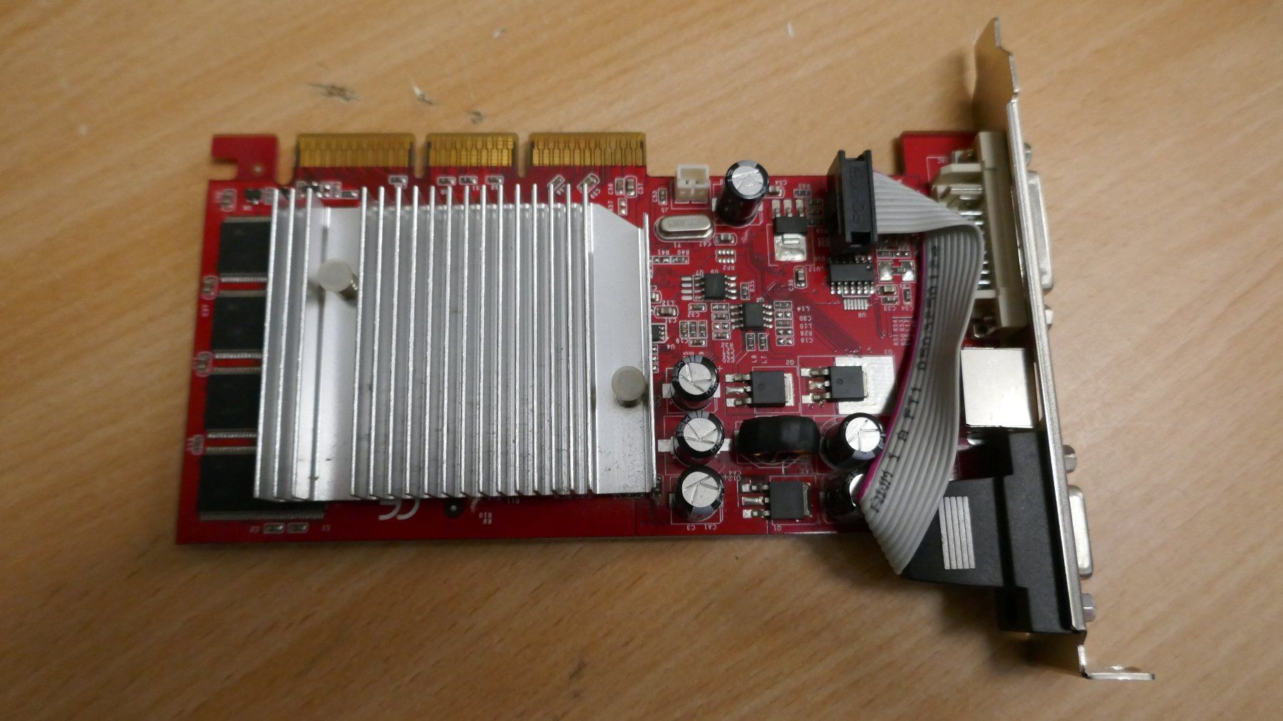 MSI Schede grafiche: Drei alte AGP Grafikkarten – Usato da Wenslingen venduto da FairlightCMI 2