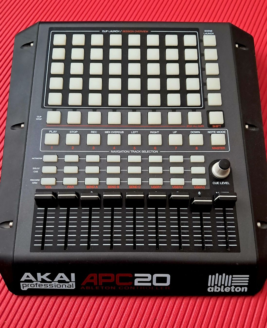 Akai Instruments de musique: Akai APC20 Ableton Live Controller – D'occasion à Zürich par pg3