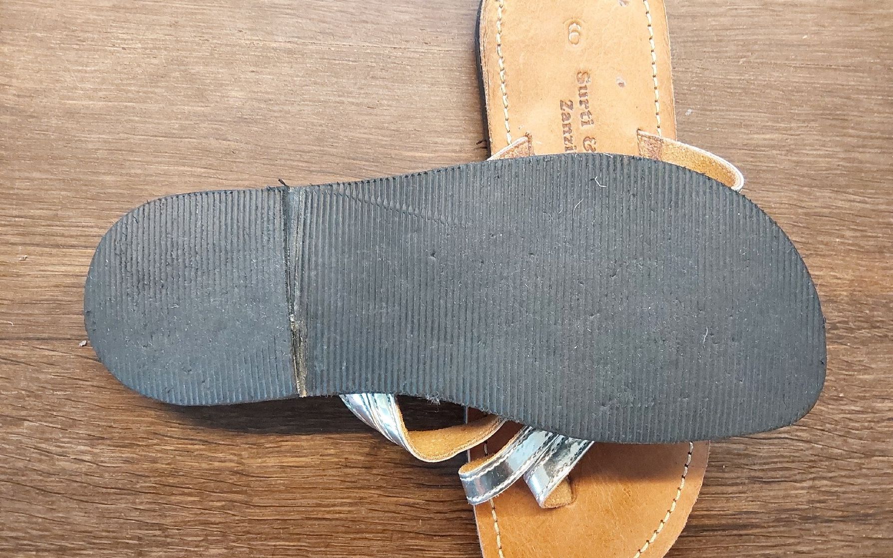 Scarpe da donna: Fliflops Silber Leder Sansibar 39 – Usato da Köniz venduto da scopello12 2