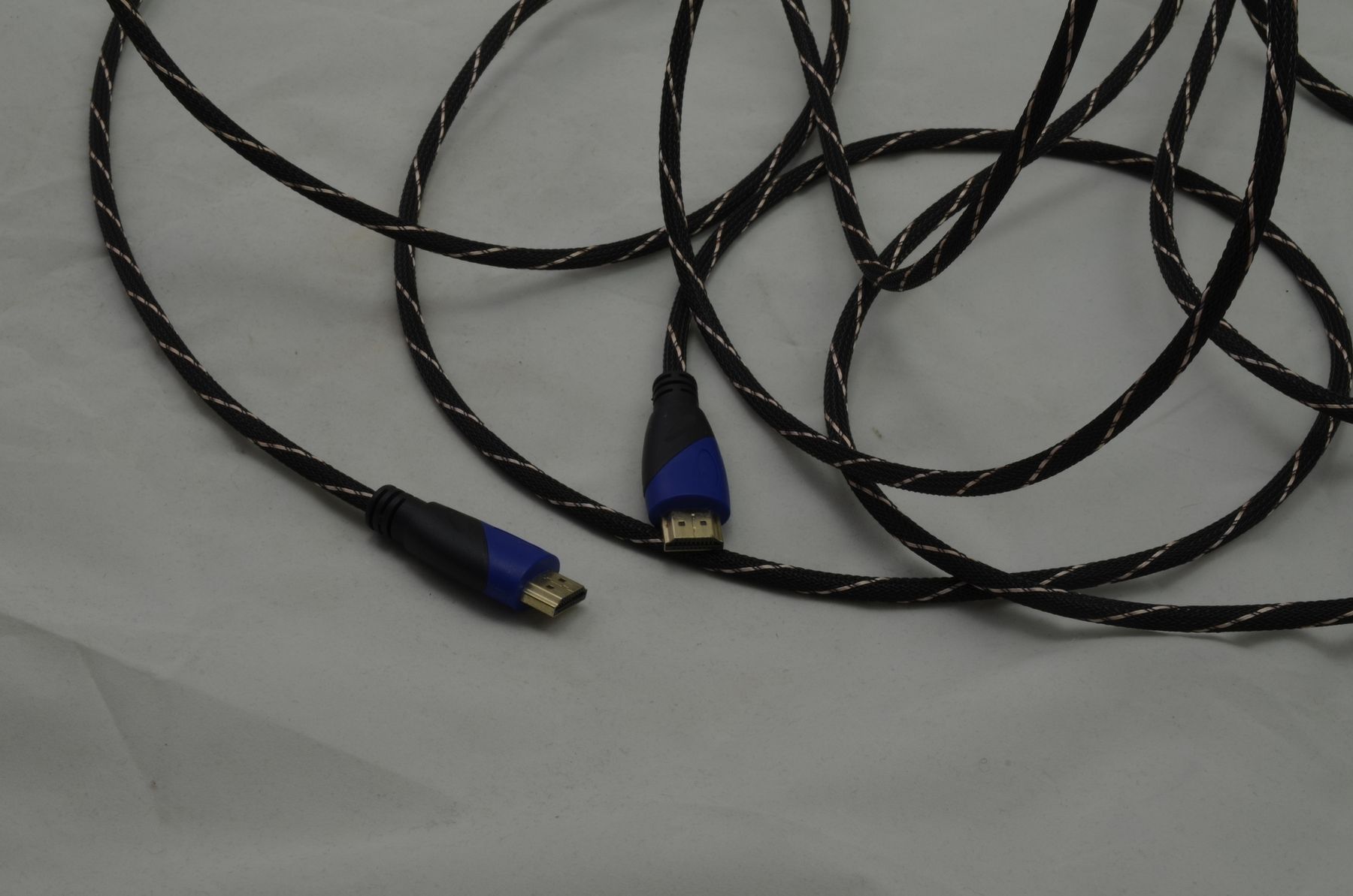 Laufwerke & Adapter: HDMI Kabel 2m – Gebraucht aus Buchs AG von SellAndBuyX