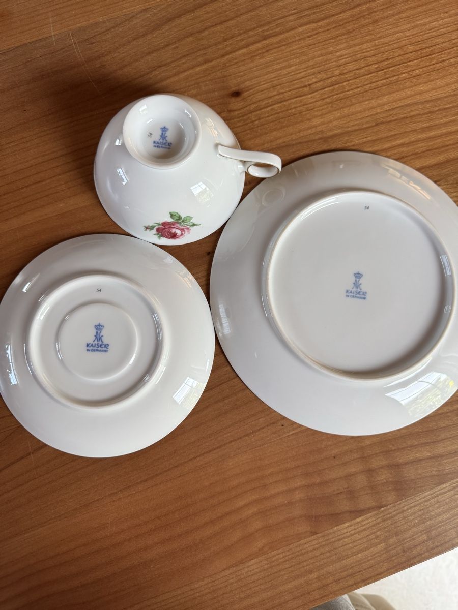 Kaiser Set di piatti: Kaiser Teetasse mit Dessertteller Rosen – Usato da Therwil venduto da rowe-spezial 3