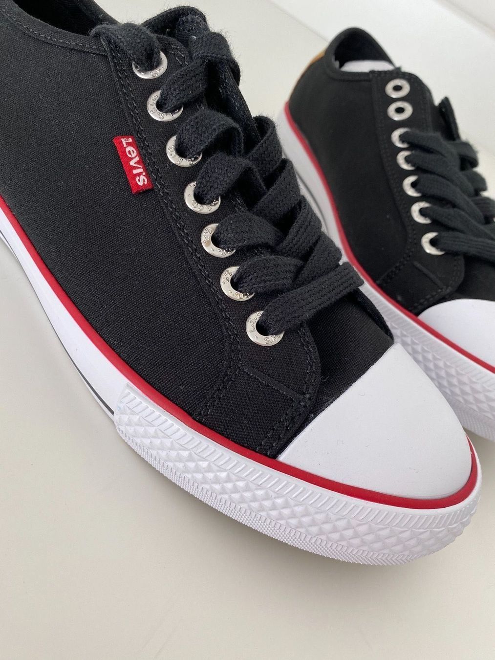 Levi's Damenschuhe: LEVI’S BUCK PATCH LADY Sneaker, Gr. 41 – Neu und originalverpackt aus Luzern von falena01 2