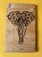FADENBILD ELEFANT, 28x46x2 CM, AUF HOLZPLATTE MIT AUFHÄNGERN