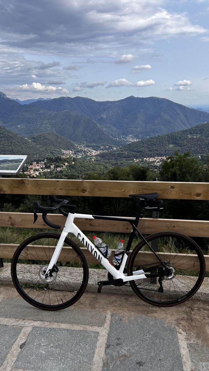 Canyon Biciclette: Canyon Ultimate CF SL 7 Di2 – Usato da Zürich venduto da 102_2xvt 1