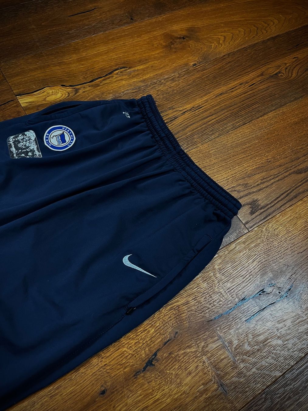 Nike Pantaloni: Hertha BSC Trainerhosen von Nike – Usato da Lindau venduto da KT_Vintage 1