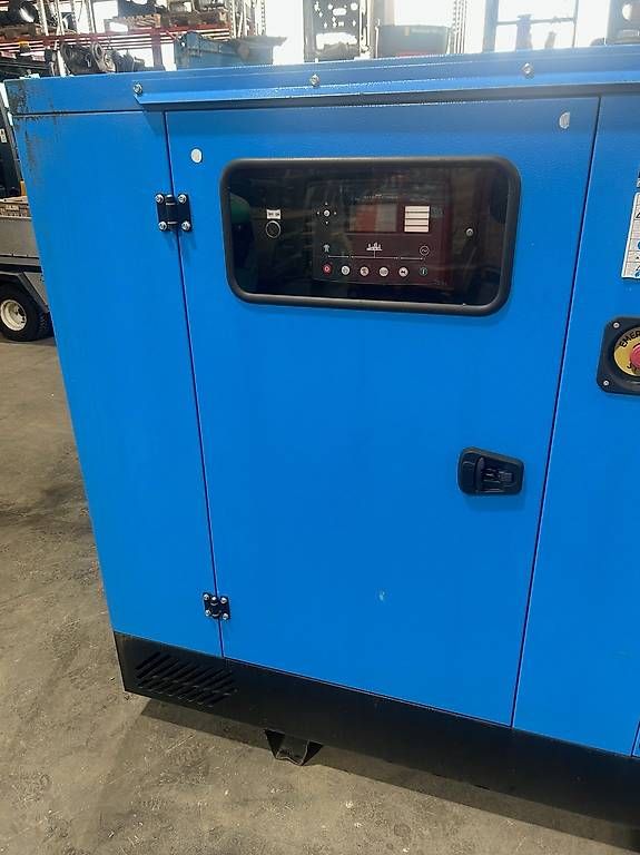 Générateurs de courant: CGM Diesel-Stromgenerator 80 kVA – D'occasion à Grüningen par Werk89.zuerich 4